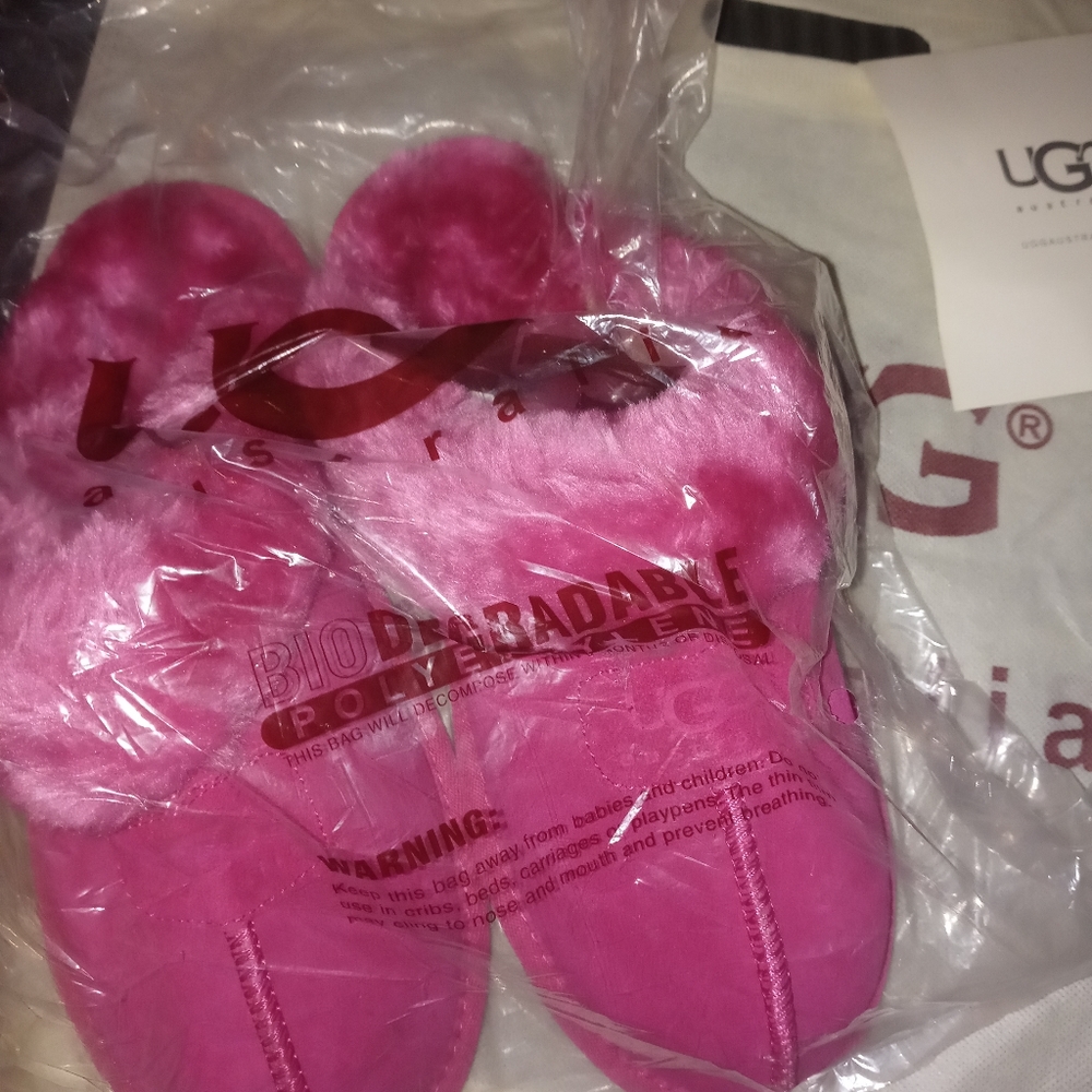 Ugg slippers size 9